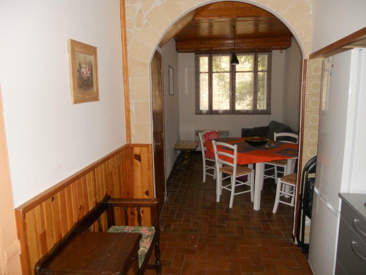 Villa Entre l'église et la place à Quillan Extérieur photo