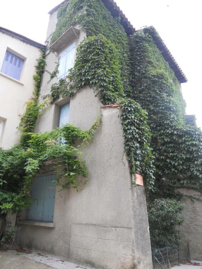 Villa Entre l'église et la place à Quillan Extérieur photo